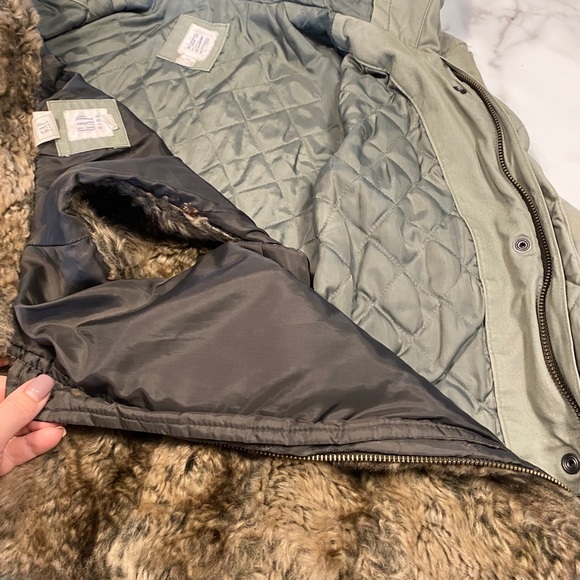 Girls Gap jacket - Picture 3 of 3